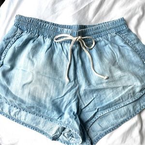 Bella Dahl Chambray Pocket Short Size Small, Like New!